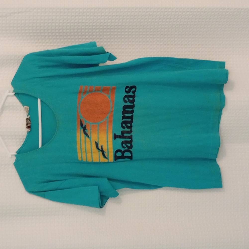 VINTAGE - Unisex Bahamas T-Shirt. Size: Large